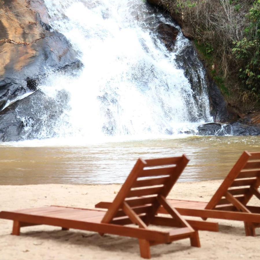 Casa De Campo Banheira, Lareira E Cachoeira 佩德拉阿祖尔 外观 照片