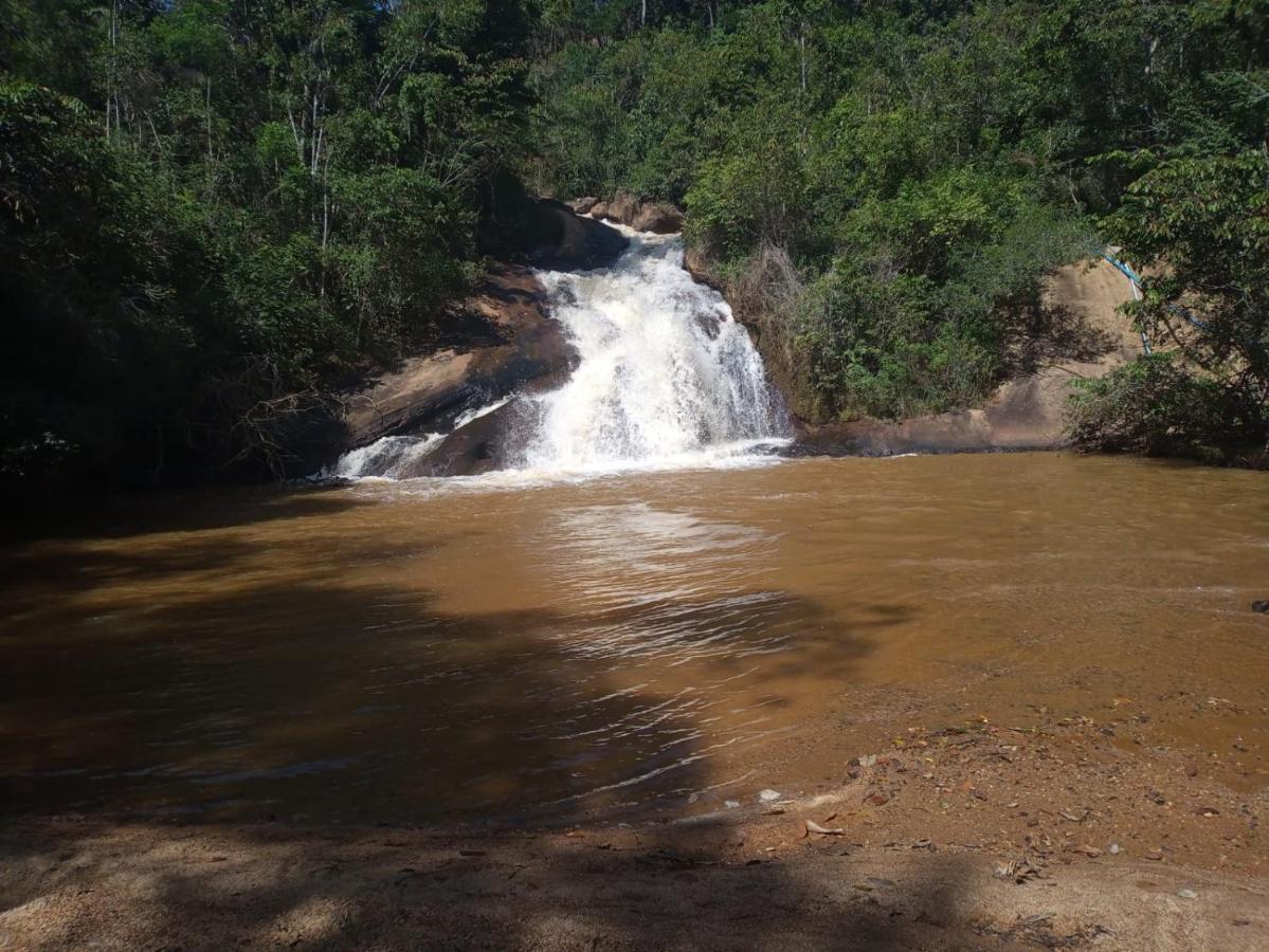 Casa De Campo Banheira, Lareira E Cachoeira 佩德拉阿祖尔 外观 照片