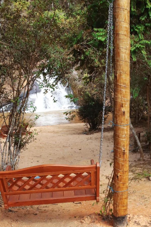 Casa De Campo Banheira, Lareira E Cachoeira 佩德拉阿祖尔 外观 照片