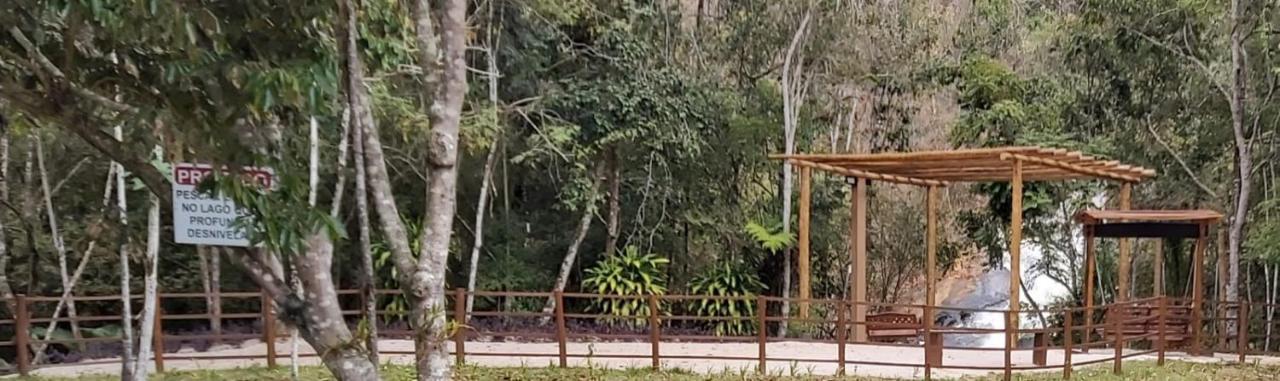 Casa De Campo Banheira, Lareira E Cachoeira 佩德拉阿祖尔 外观 照片